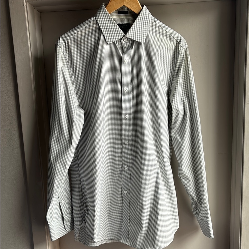 J Crew Men's Long-Sleeved Button Down Dress Shirt